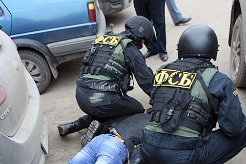 ФСБ затримала осіб, які планували влаштувати теракти в Москві і Петербурзі