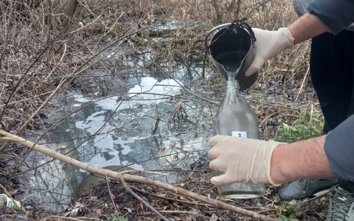 Один з водоканалів Київщині спіймали на скиданні в басейн Росі води з перевищенням вмісту амонію у 78 разів