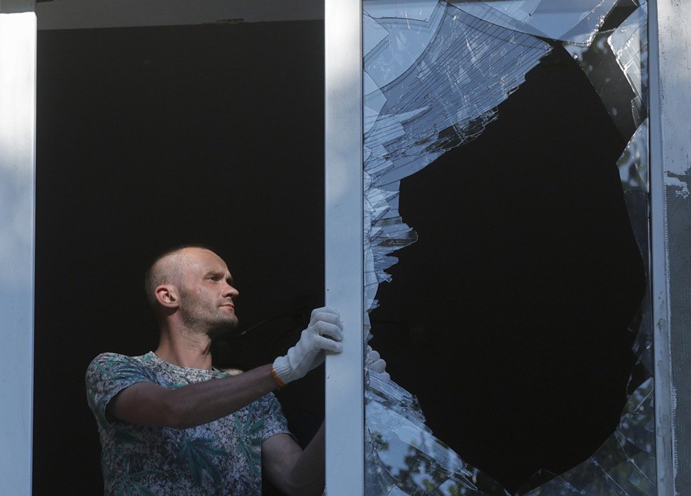 Наслідки обстрілу Києва 4 червня 2025 року.