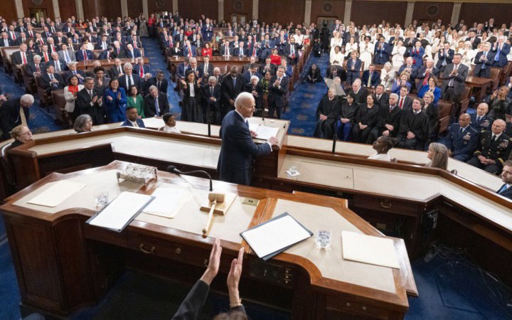 Лідер демократів у Палаті представників назвав дедлайн схвалення допомоги для України