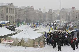​На Майдане собралось уже около 15 тысяч человек​