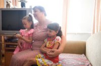 Янукович поручил Минсоцполитики заниматься вопросами усыновления и защиты прав детей
