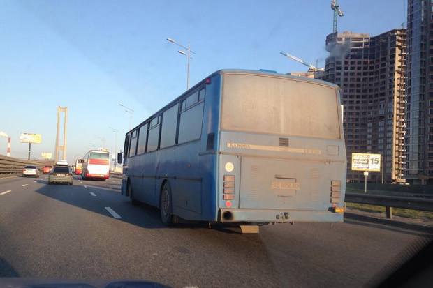 Автобусы, на которых приехали в Киев участники митинга