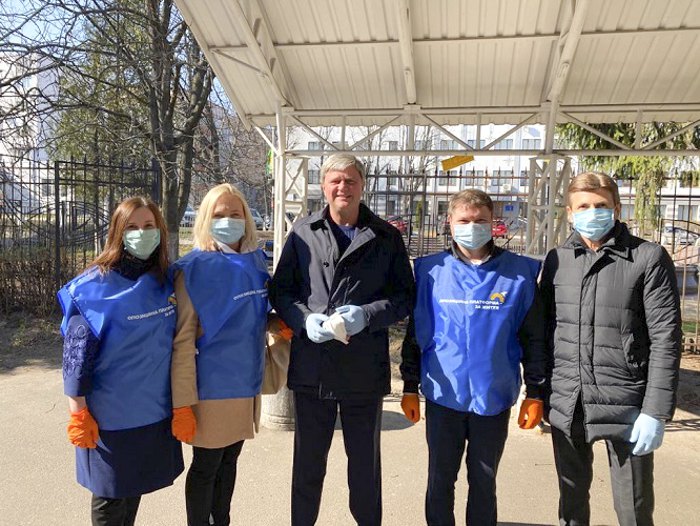 Олександр Качний передав захисні маски, рукавички та обладнання Ірпінській центральній міській лікарні