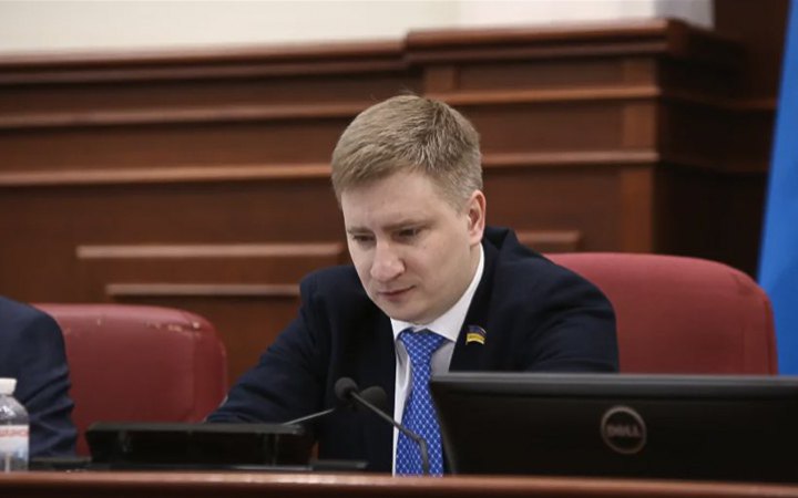 Київрада не зняла з посади секретаря Володимира Бондаренка, але той сам написав заяву