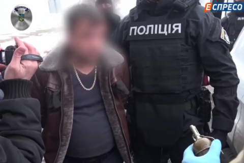 Полиция задержала наркодиллеров, которые работали на три области