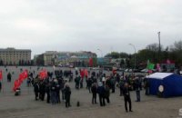 300 участников харьковского митинга за федерализацию избрали "народного губернатора" (Обновлено)