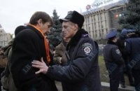 Милиция задержала на Майдане два человека за нецензурные высказывания
