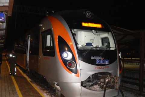 "Інтерсіті" Дарниця - Трускавець зламався на під'їзді до Львова (оновлено)
