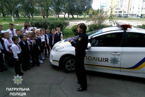 В четырех городах Украины появились школьные офицеры