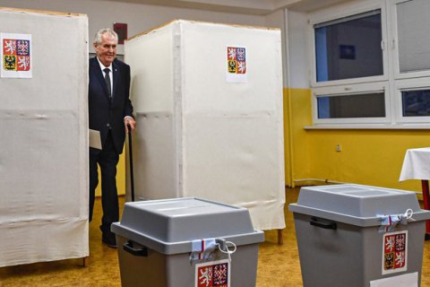 У Чехії починається другий тур президентських виборів