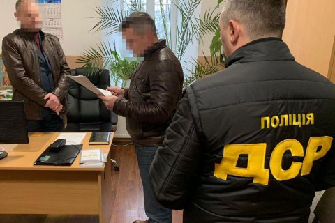 Руководителю управления Ужгородского горсовета объявили подозрения в трех преступлениях 