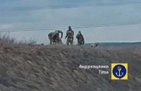 Росіяни риють окопи вздовж траси Маріуполь - Донецьк