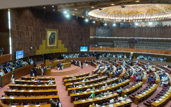 Новообрана нижня палата парламенту Пакистану провела перше засідання