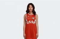 Adidas убрал с официального сайта фото одежды с советской символикой