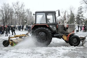"Киевавтодор" бросил все силы на уборку снега в Киеве