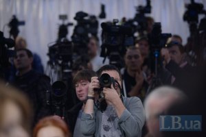 Почти 200 российских журналистов следят в ЦИКе за выборами в Украине