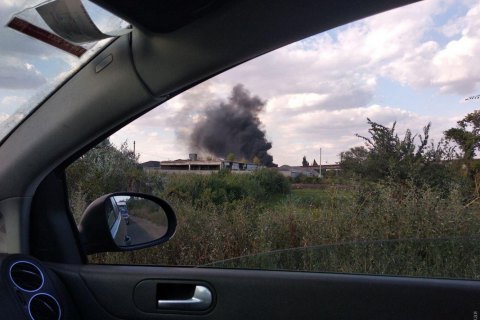 В Одесі в районі нафтопереробного заводу спалахнула пожежа