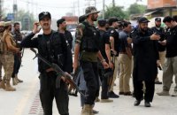 Унаслідок вибуху бомби в шкільному автобусі у Пакистані загинуло щонайменше п'ять людей