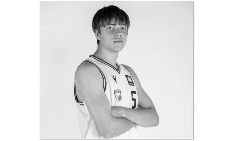 У лікарні в Німеччині помер раніше поранений 18-річний український баскетболіст Артем Козаченко