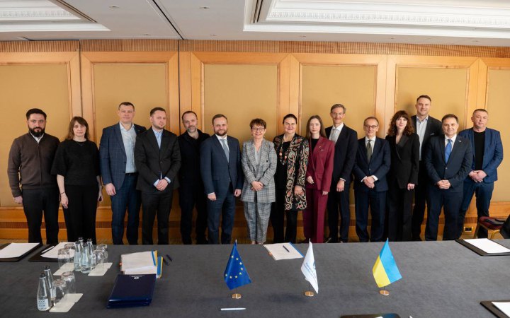 Україна підписала із ЄБРР Меморандум про залучення гранту на 54 млн євро для Укрзалізниці