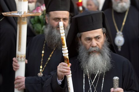 У Греції вирішили позбавити священиків статусу держслужбовців і зарплати