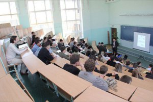 Крымские студенты начнут учебный год на месяц позже