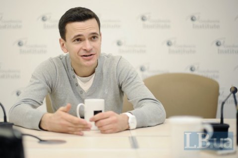 Ілля Яшин презентував доповідь про зв'язки "Єдиної Росії" і криміналу