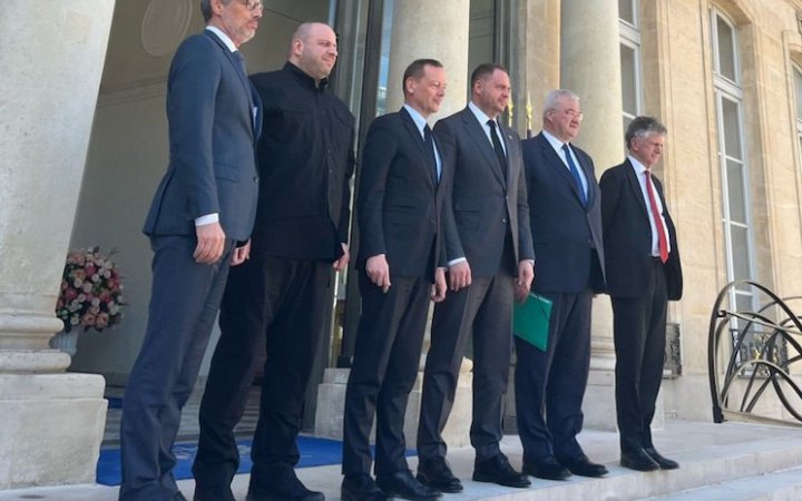 Перші деталі про переговори в Парижі: з представниками 3 країн обговорили багатонаціональний контингент