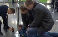 Главный инспектор таможенного поста аэропорта "Борисполь" попался на взятке