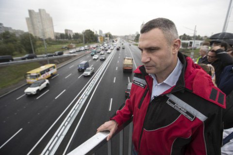 Кличко впервые признал, что движение по Подольскому мосту не успеют открыть к концу года
