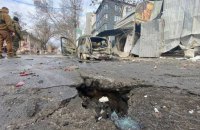Росіяни обстріляли пункт гуманітарної допомоги в Херсоні