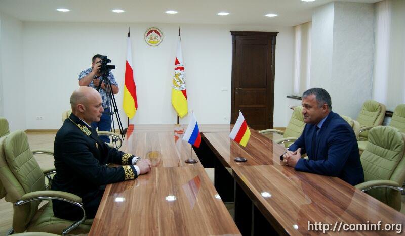 Посол РФ в Южной Осетии Марат Кулахметов и Анатолий Бибилов.