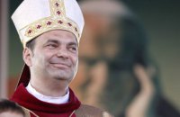 Папа Римський прийняв відставку польського єпископа через скандал з гей-оргією 