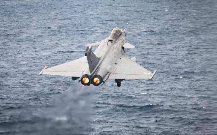 Франція випробувала ракету, здатну нести ядерний заряд