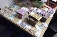 У нелегальних обмінниках Києва вилучили понад 12 млн гривень (оновлено)