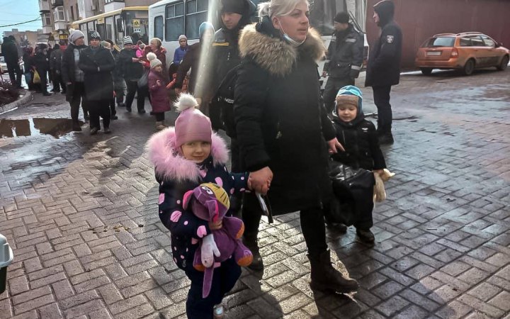 Як примиритися з переселенцями і як примиритися з місцевими? Питання-відповідь з Олегом Покальчуком