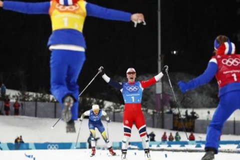 Норвезькі лижниці виграли Олімпіаду в естафеті 4х5 км змішаним стилем