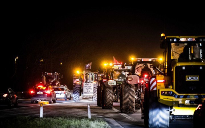 Фермери блокують вантажівки на кордоні Бельгії та Нідерландів