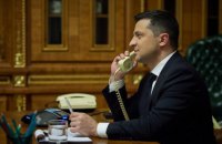 Зеленский пригласил Байдена в Украину "в ближайшие дни" 