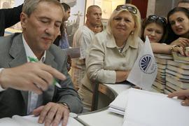 Черновецкий за границей пишет книгу о Тимошенко 