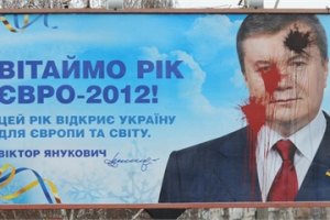 В Одессе журналиста не пустили на допрос об испорченных бигбордах с Януковичем