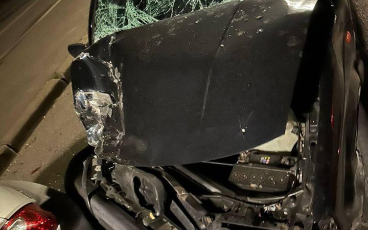 У Києві водій збив трьох військових на блокпосту. Один із них загинув (уточнено)