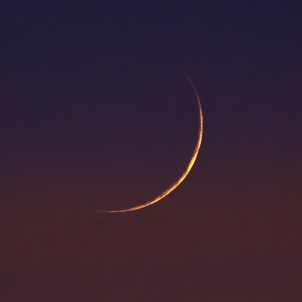 перший місячний день