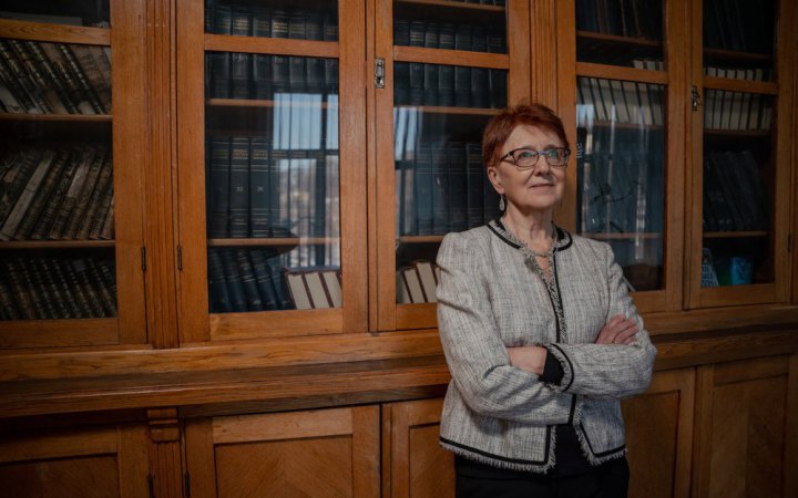 Тамара Гундорова: «Усі хочуть писати, і колись з цього виросте справжня література — а поки ми задовольняємо потребу в терапії» 