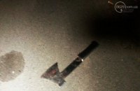 В Василькове мужчина с топором повредил две иномарки на стоянке ТЦ