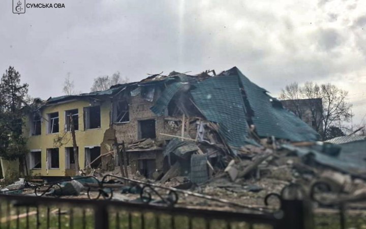 Росіяни скинули авіабомби на дитсадок та житлові будинки в Ямпільській громаді Сумщини