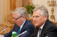 Кокс и Квасьневский уехали от Тимошенко без комментариев