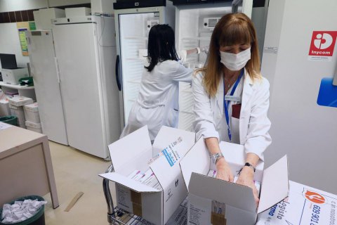 Украина на первом этапе получит от COVAX 1,7 млн доз вакцины AstraZeneca 