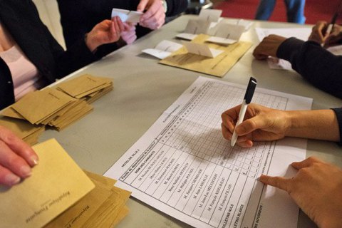 На виборах у Франції до полудня проголосували лише 18% виборців
